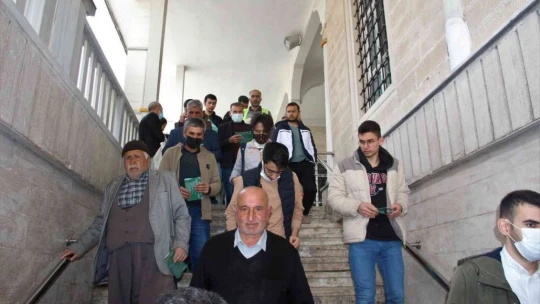 Ramazan ayının ilk cuma namazında camiler doldu
