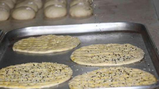 Elazığ'da Ramazan ayının vazgeçilmez lezzeti: 'Nohut Ekmeği'