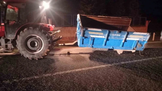 Elazığ'da römorka çarpan otomobil hurdaya döndü: 2 yaralı