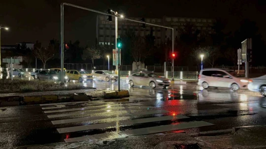 Elazığ'da sağanak etkisini sürdürüyor