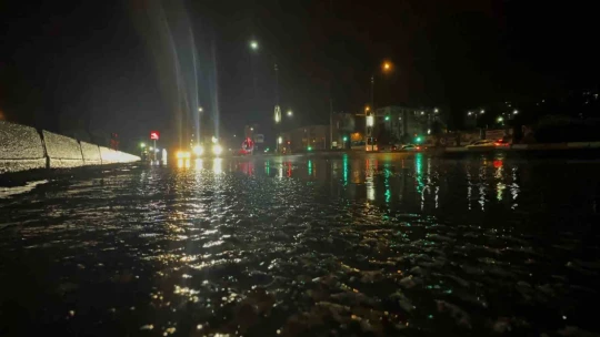 Elazığ'da sağanak etkisini sürdürüyor