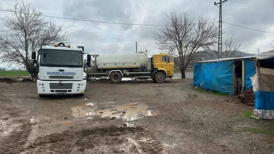 Elazığ'da sağanak sonrası evler ve tarım arazileri sular altında kaldı