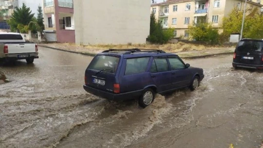 Elazığ'da sağanak yağış etkili oldu