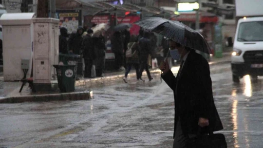 Elazığ'da sağanak yağış etkili oldu