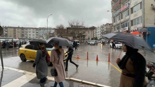 Elazığ'da sağanak yağış etkili oldu