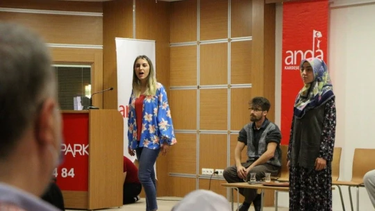 Elazığ'da sağlık çalışanlarına yönelik 'Hayatlarımız Sallanmasın' adlı tiyatro etkinliği düzenlendi