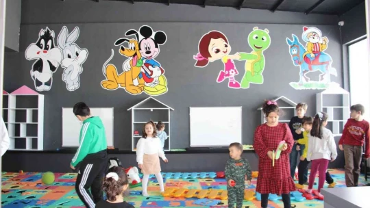 Elazığ'da sağlıkçılar 14 Mart Tıp Bayramı'nda bir araya geldi