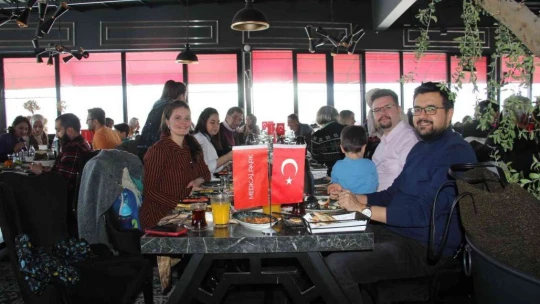 Elazığ'da sağlıkçılar 14 Mart Tıp Bayramı'nda bir araya geldi