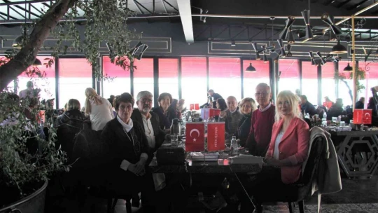 Elazığ'da sağlıkçılar 14 Mart Tıp Bayramı'nda bir araya geldi
