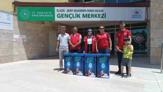 Elazığ'da sınav kalemleri öğrenciler için toplandı
