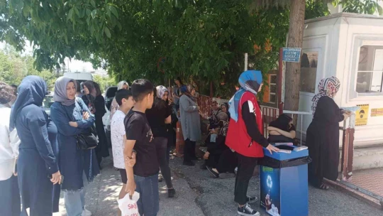 Elazığ'da sınav kalemleri öğrenciler için toplandı