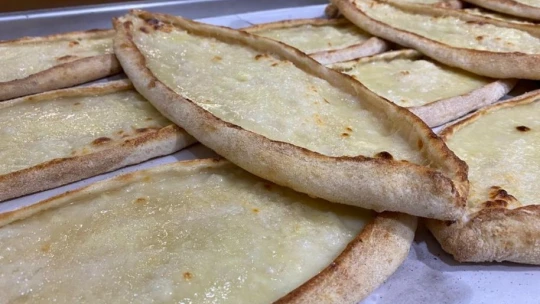 Elazığ'da sofraların vazgeçilmez lezzeti 'Peynirli Ekmek'