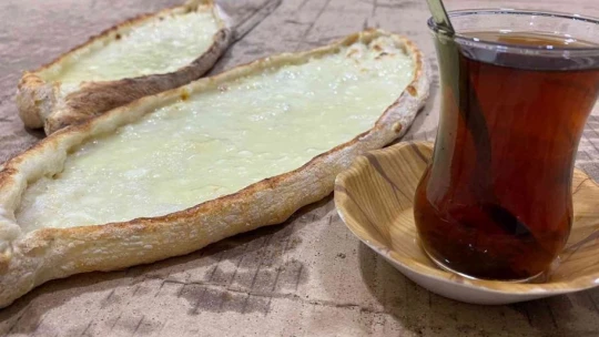 Elazığ'da sofraların vazgeçilmez lezzeti 'Peynirli Ekmek'