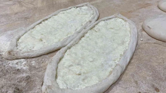 Elazığ'da sofraların vazgeçilmez lezzeti 'Peynirli Ekmek'