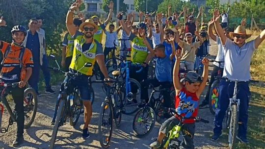 Elazığ'da sporcular 'Ali Bey Konağının' restore edilmesi için pedal çevirdi