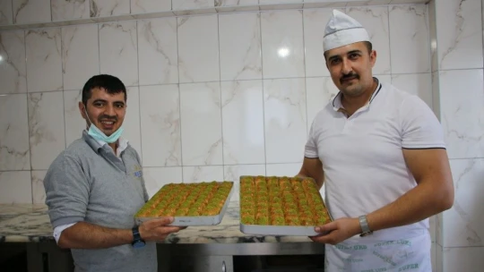 Elazığ'da tatlıcıların bayram yoğunluğu