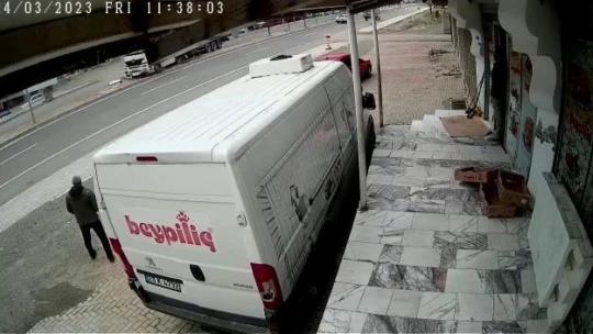 Elazığ'da tır kamyona çarptı: 1 yaralı