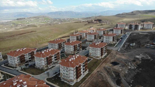 Elazığ'da TOKİ konutlarının fiyatları depremzedeleri mutlu etti