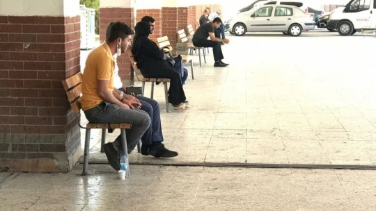 Elazığ'da toplu alanlarda aşı olmayanlara yönelik PCR testi zorunluluğu başladı