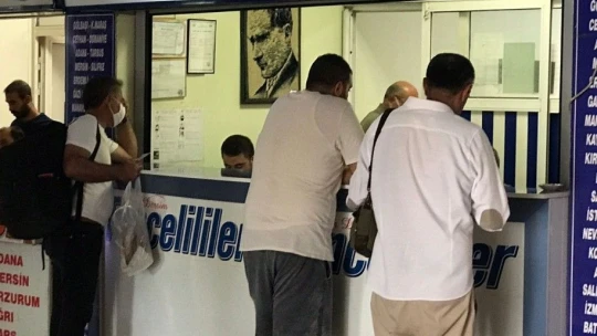 Elazığ'da toplu alanlarda aşı olmayanlara yönelik PCR testi zorunluluğu başladı