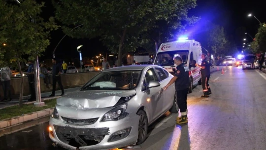 Elazığ'da trafik kazası: 1'i ağır 2 yaralı