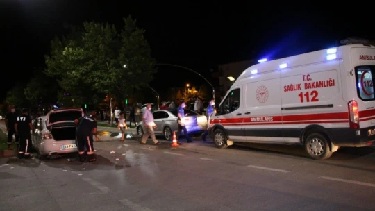Elazığ'da trafik kazası: 1'i ağır 2 yaralı