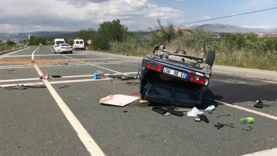 Elazığ'da trafik kazası: 1'i ağır 3 yaralı