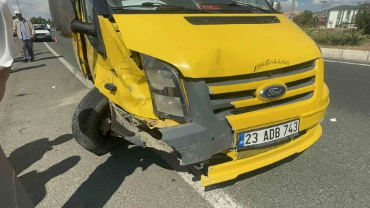 Elazığ'da trafik kazası: 1'i ağır 4 yaralı