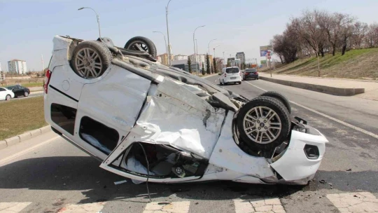 Elazığ'da trafik kazası: 1 ölü, 5 yaralı