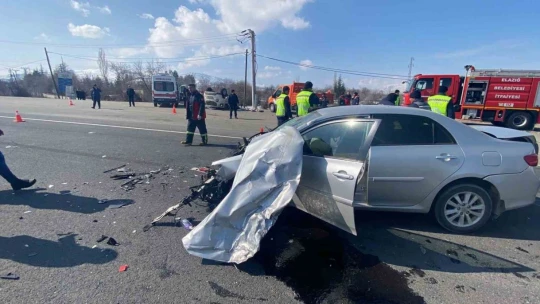 Elazığ'da trafik kazası: 1 ölü, 4 yaralı