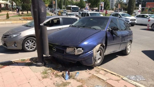 Elazığ'da trafik kazası: 2 yaralı