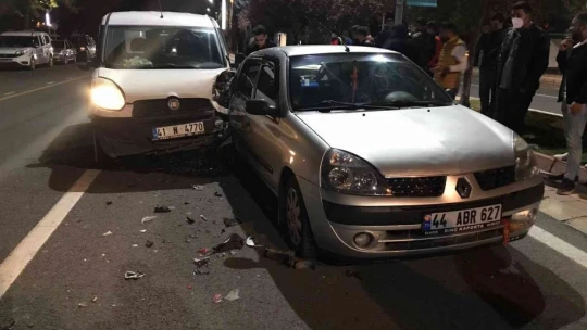 Elazığ'da trafik kazası: 2 yaralı