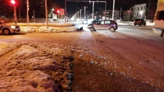 Elazığ'da trafik kazası: 2 yaralı