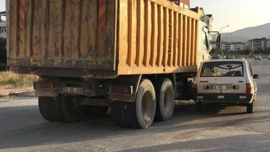Elazığ'da trafik kazası: 2 yaralı
