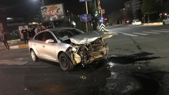 Elazığ'da trafik kazası: 2 yaralı