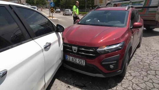 Elazığ'da trafik kazası: 2 yaralı