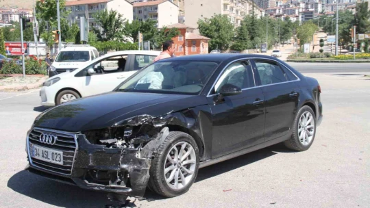 Elazığ'da trafik kazası: 3 yaralı