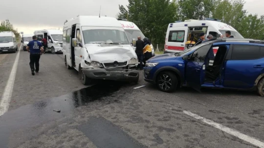 Elazığ'da trafik kazası: 5 yaralı