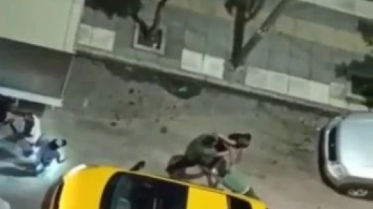 Elazığ'da trafikte yol verme kavgasında yumruklar konuştu
