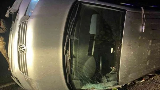 Elazığ'da transit yan yattı: 4 yaralı