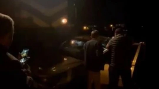 Elazığ'da tren, hemzenin geçitte otomobille çarpıştı: 2 yaralı
