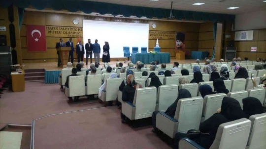 Elazığ'da umre seminerleri başladı