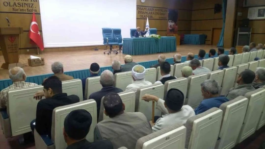 Elazığ'da umre seminerleri başladı