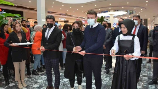 Elazığ'da üniversite öğrencilerinden nostaljik sergi