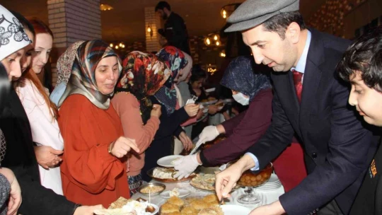 Elazığ'da üniversiteli öğrenciler yöresel yemeklerle buluştu