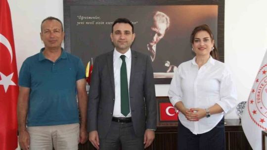 Elazığ'da üretilen boyalar, depremde hasar gören okulları renklendiriyor