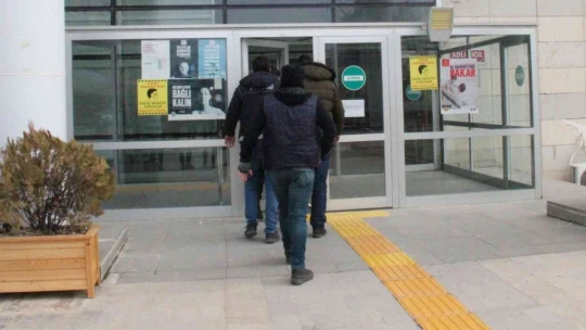 Elazığ'da uyuşturucu ile yakalanan 2 kişi tutuklandı