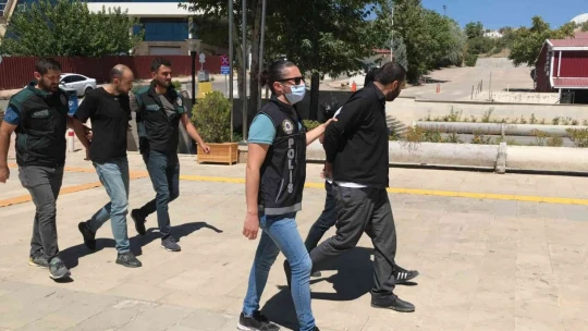 Elazığ'da uyuşturucu taciri 2 şüpheli tutuklandı