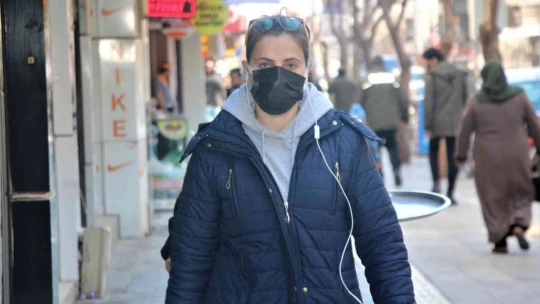 Elazığ'da vatandaşlar maske takmamaya çabuk alıştı