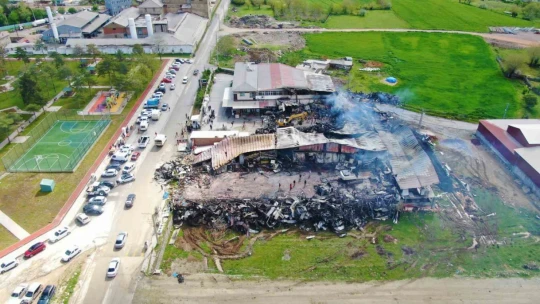 Elazığ'da yanan tavuk fabrikası havadan görüntülendi
